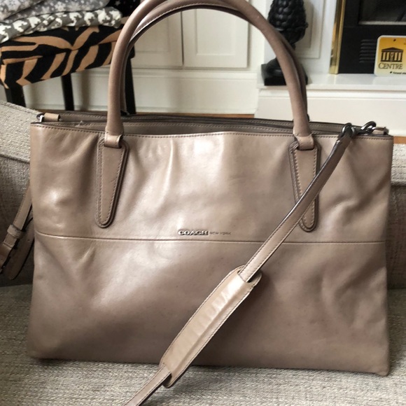Beige Coach handbag - Picture 1 of 7